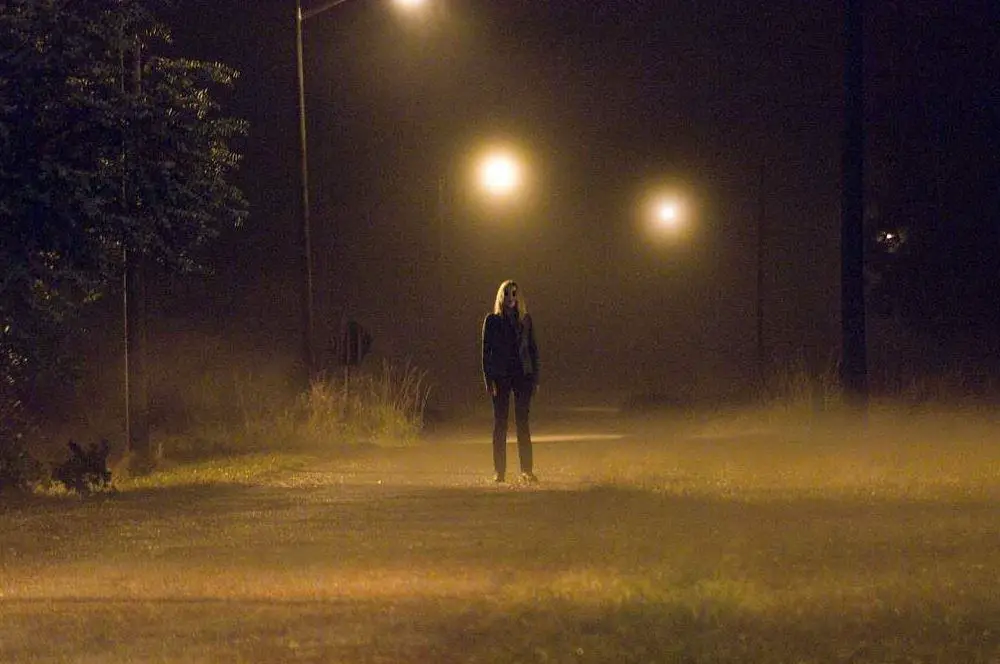 The Strangers (2008) screenshot