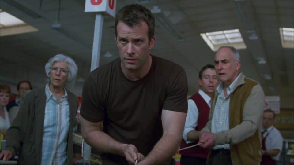 The Mist (2007) screenshot