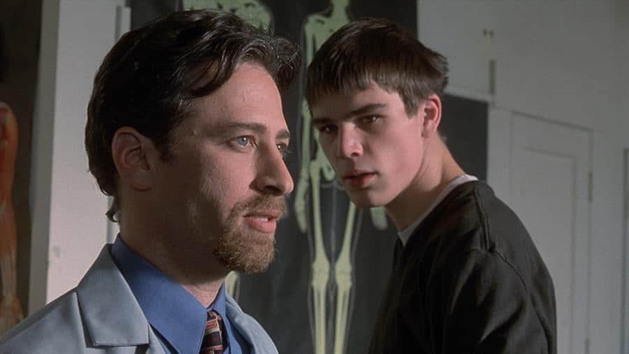 The Faculty (1998) screenshot