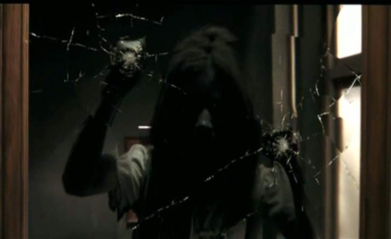 Alone (2007) screenshot