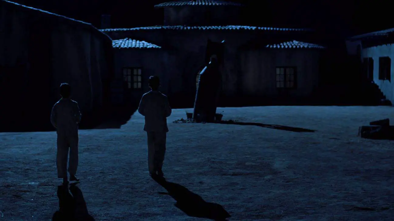 The Devil’s Backbone (2001) screenshot