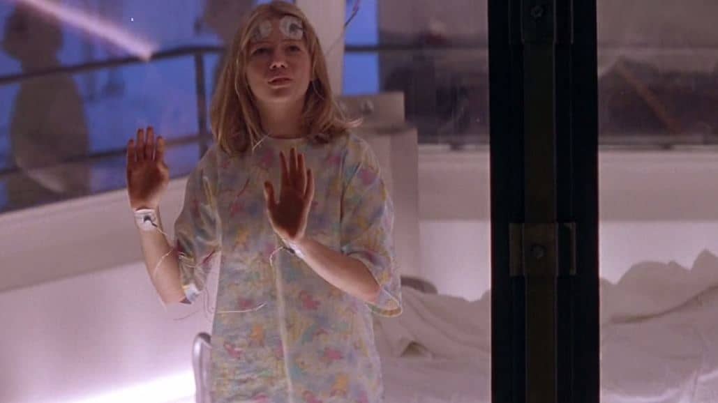 Species (1995) screenshot