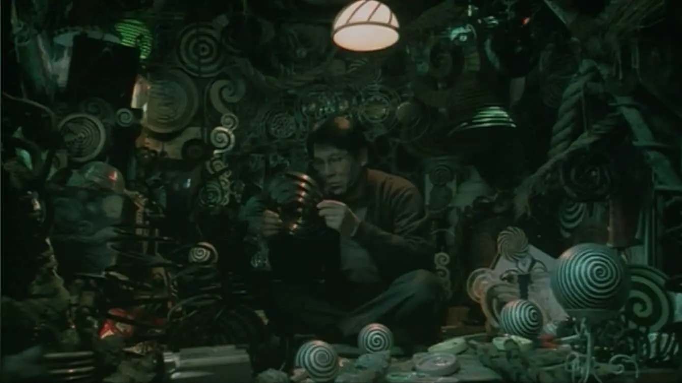 Uzumaki (2000) screenshot