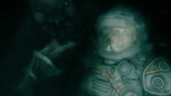 Underwater (2020) screenshot