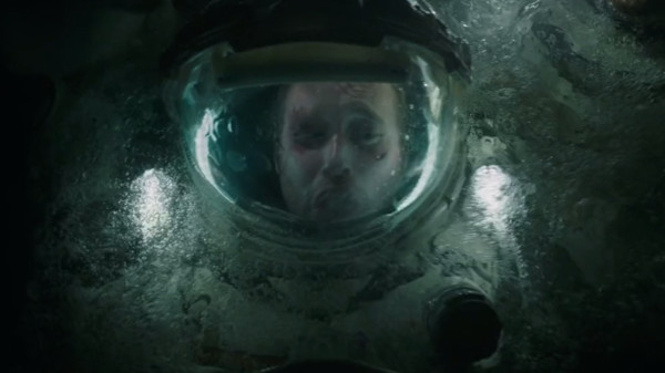 Underwater (2020) screenshot