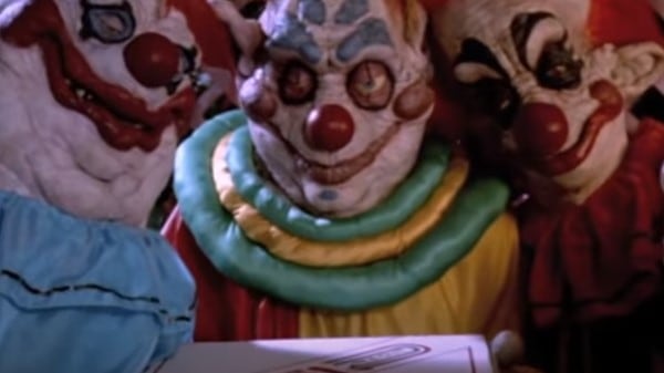 Killer Klowns From Outer Space (1988) screenshot