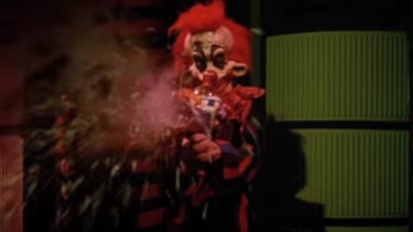 Killer Klowns From Outer Space (1988) screenshot