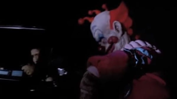 Killer Klowns From Outer Space (1988) screenshot