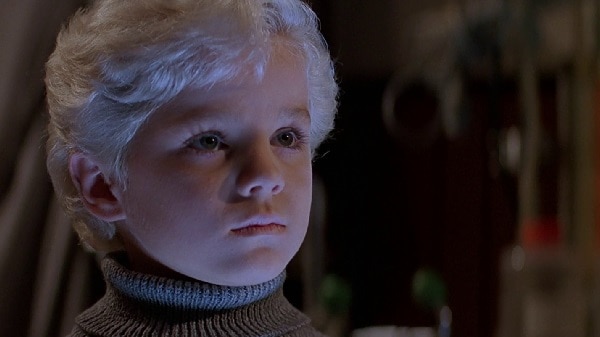 Village of the Damned (1995) screenshot