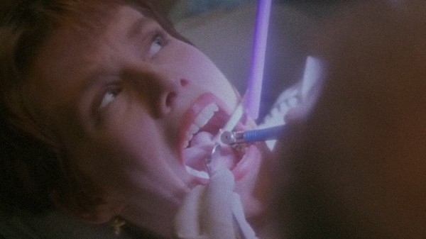 The Dentist (1996) screenshot