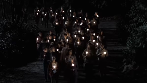 Midnight Mass (Season 1) screenshot