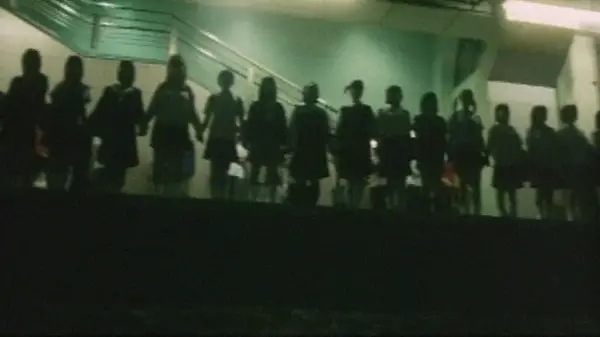 Suicide Club (2001) screenshot